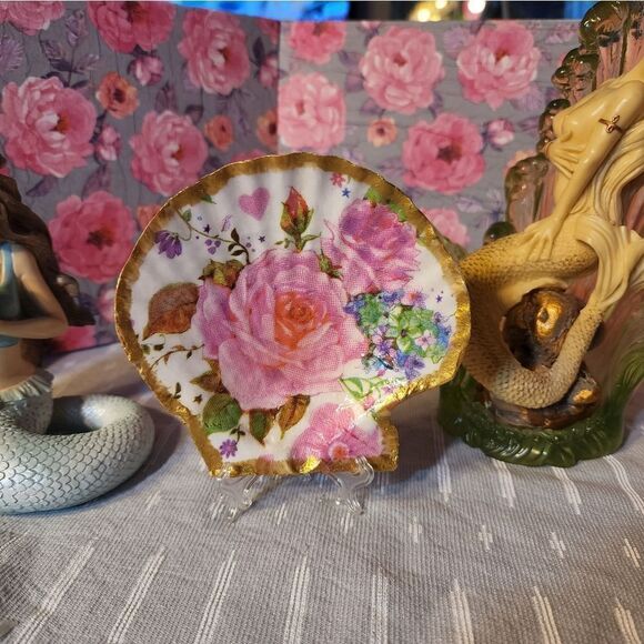 Other - DECOUPAGE SCALLOPED FLOWER SHELL 